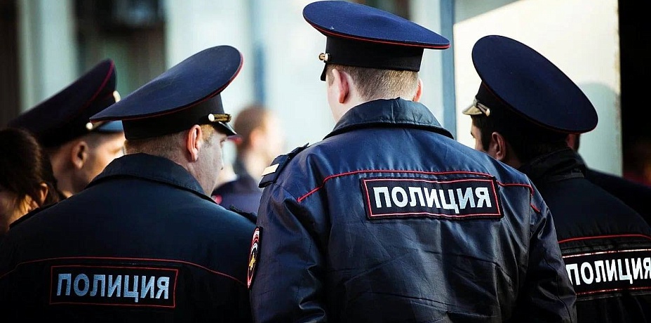 Трогательная встреча: челябинские полицейские пообещали детям "безоблачное будущее"